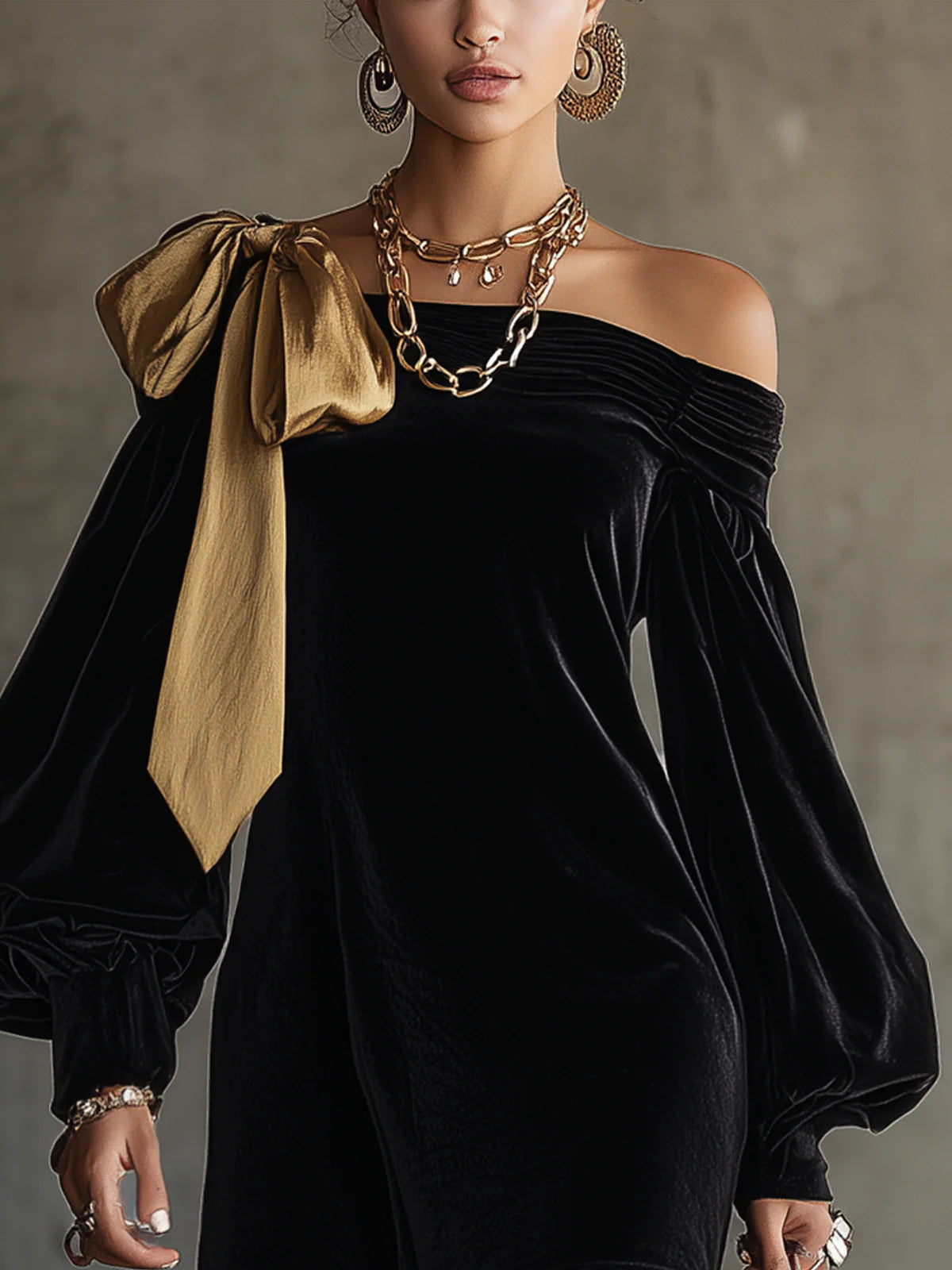 Ondine™ | Fluwelen en Gouden Satijnen Patchwork Off-the-Shoulder Mini Jurk