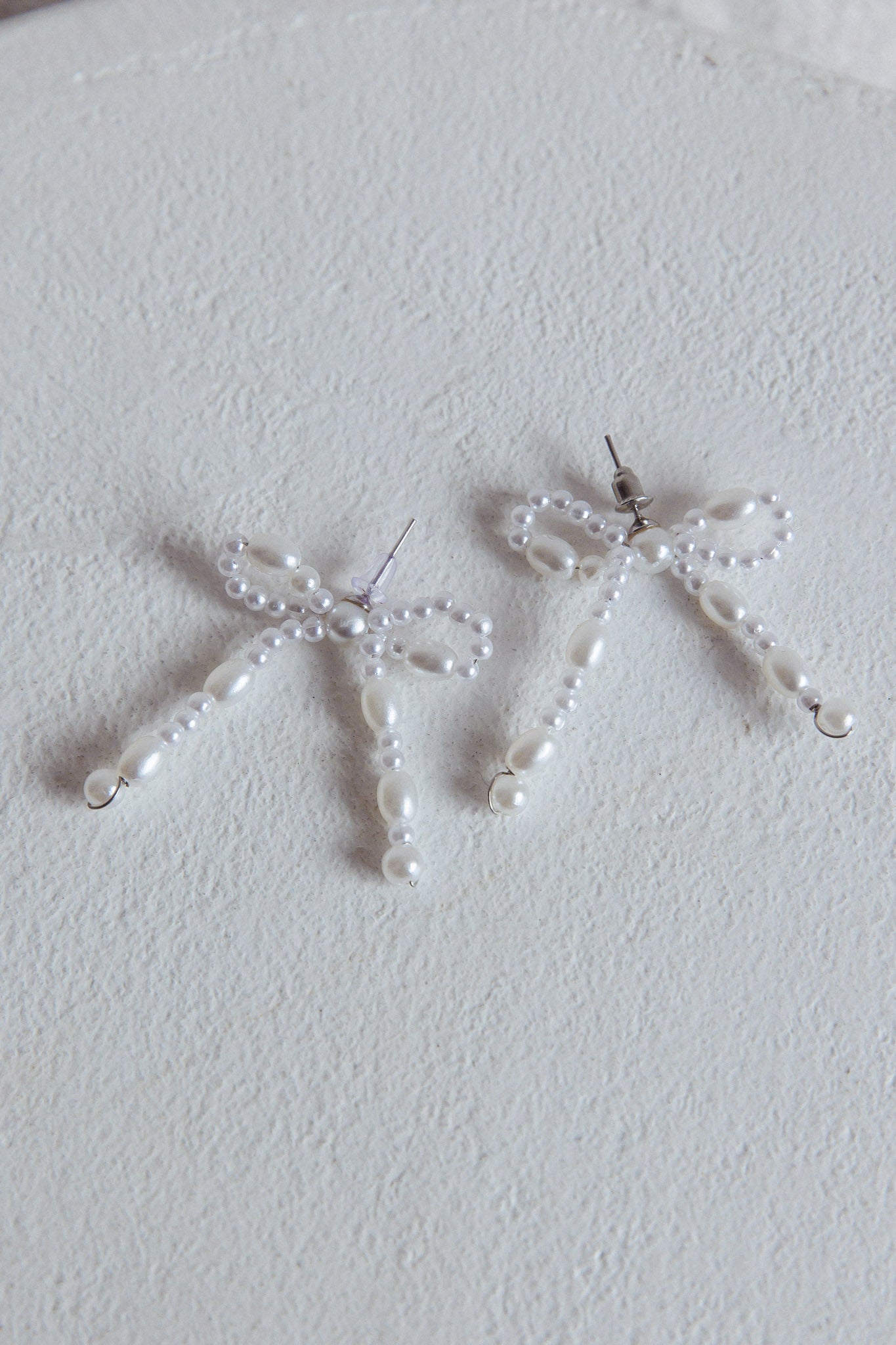 Anita oorbellen met parelknopje - Bellanza