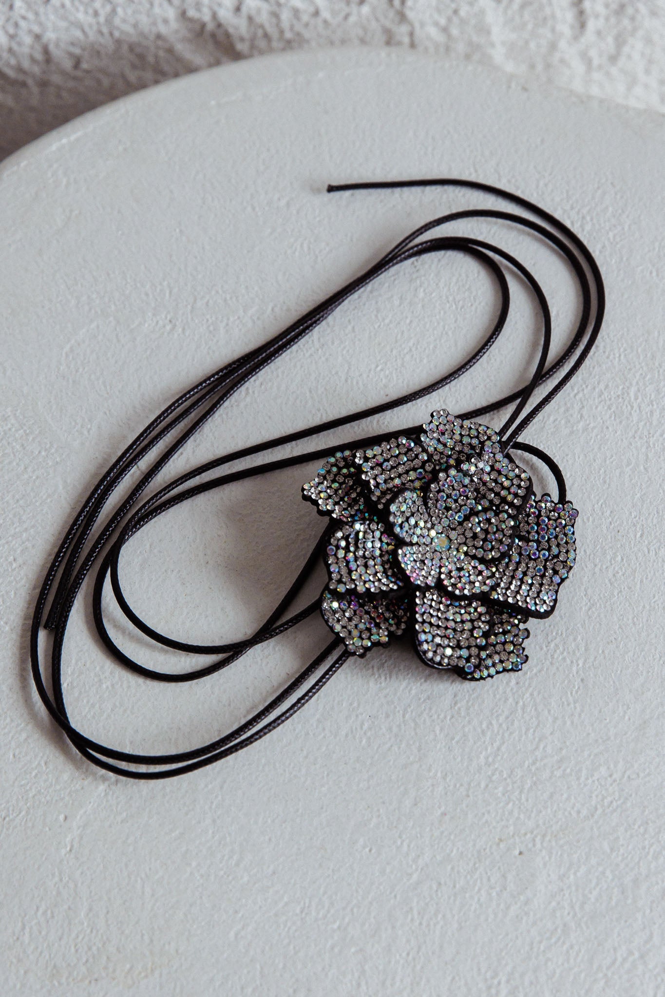 Collier Choker Fleur Diamante Magnolia Zwart - Bellanza