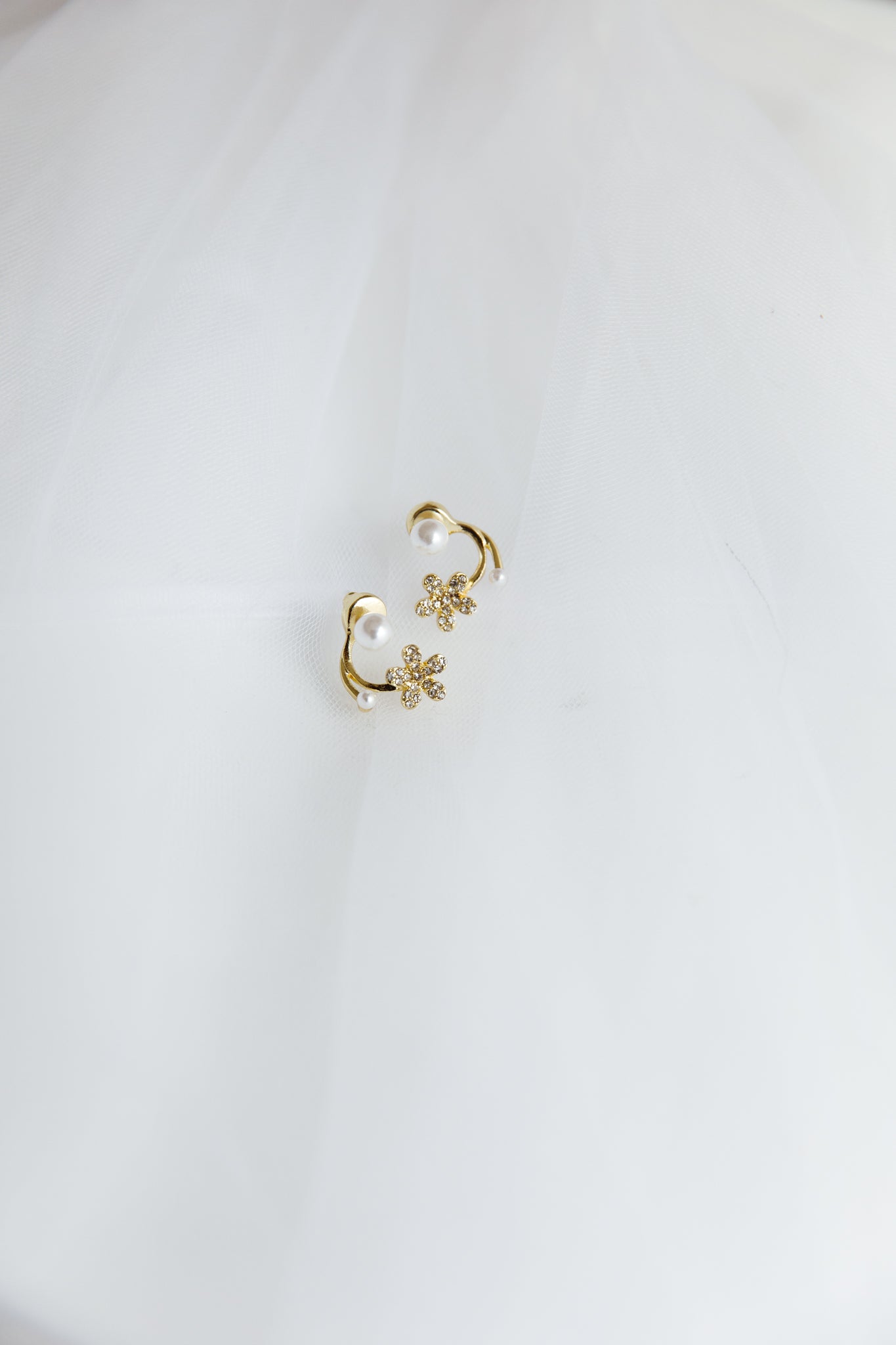 Dakota Pearl Gouden Oorbellen - Bellanza