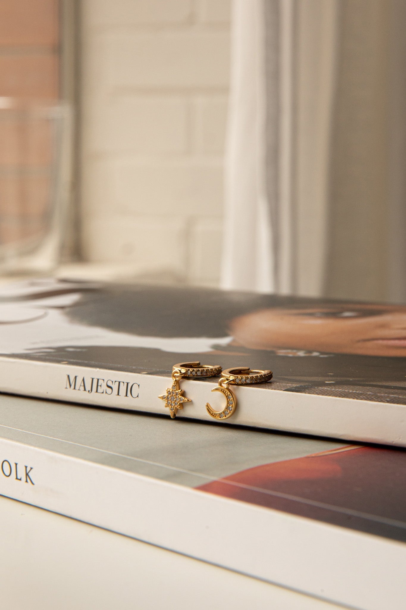 Gouden Diamante Midnight Oorbellen - Bellanza