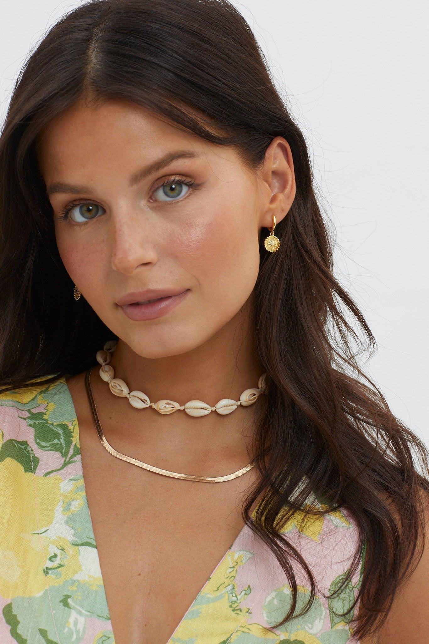 Hangers met oorbellen Ezra in goud - Bellanza