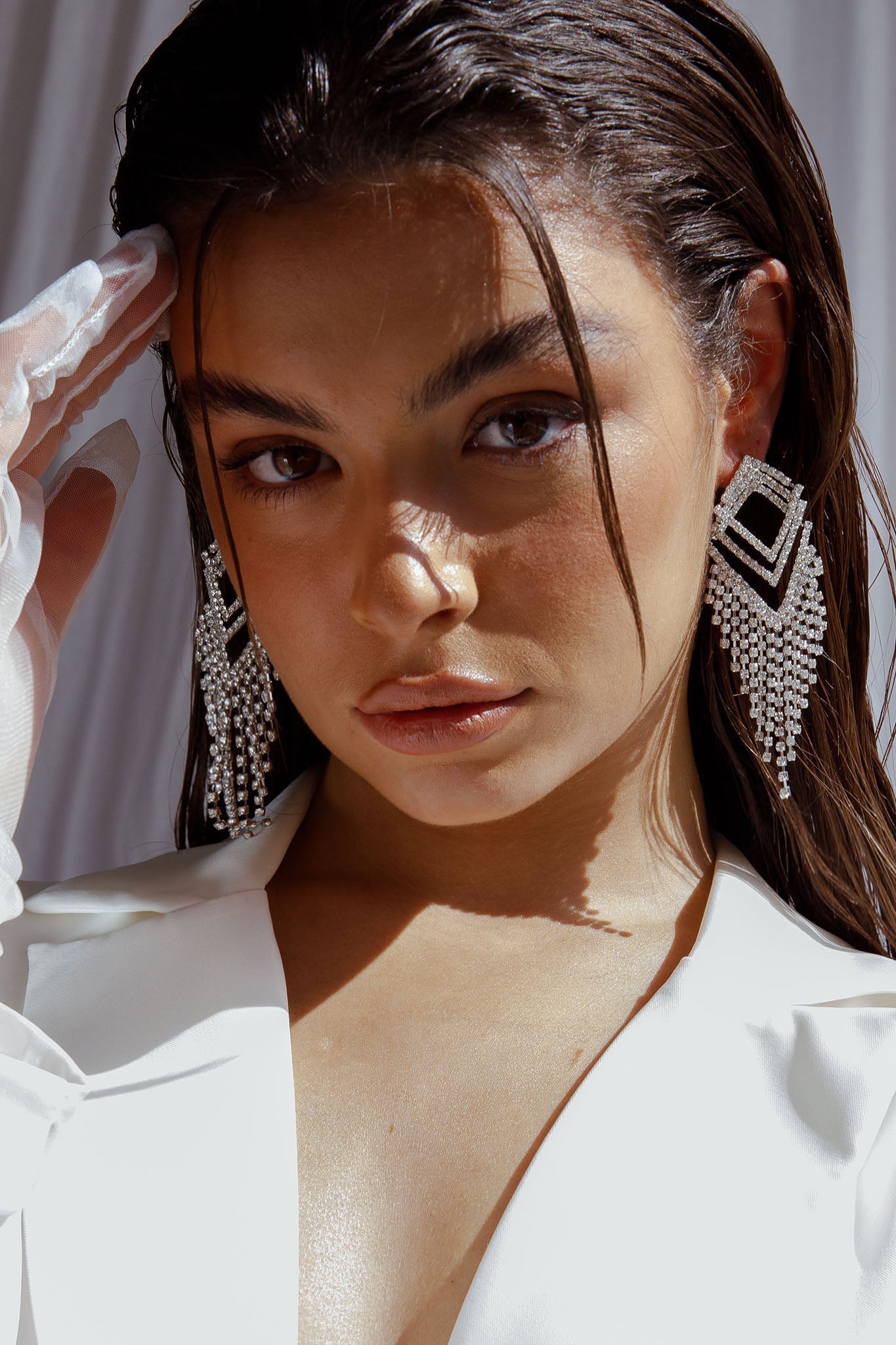 Kate Zilveren Dangle Oorbellen met Rhinestones - Bellanza