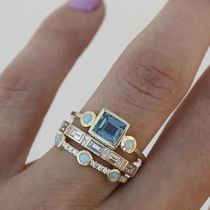 Ring met blauwe kristal in vintage - stijl - bellanza