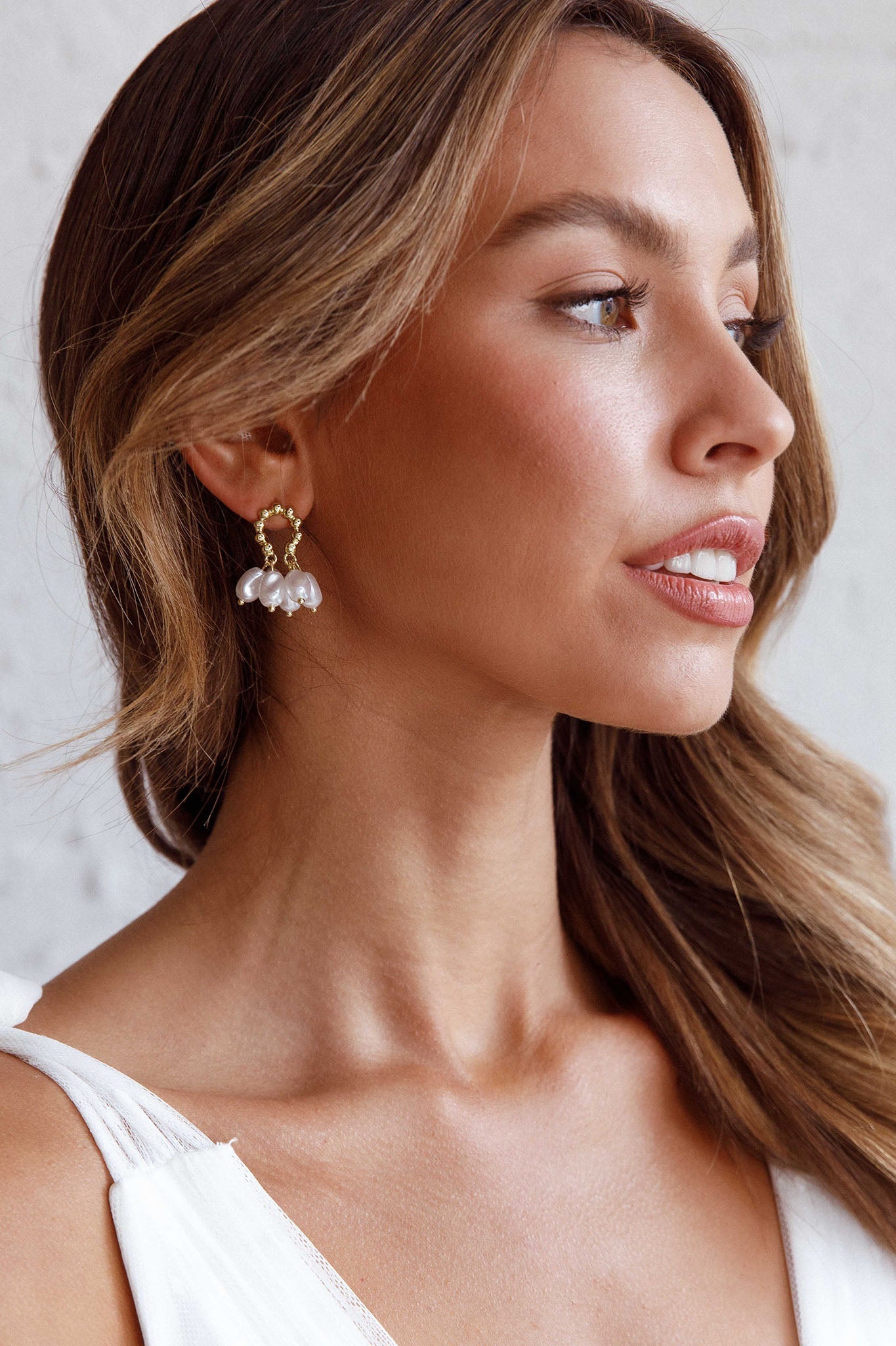 Sierra Pearl Gouden Statement Oorbellen - Bellanza