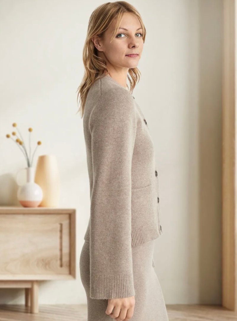 Sofia™ | Cardigan met Zachte Knopen een Elegante Snit en Comfortabel Design - bellanza