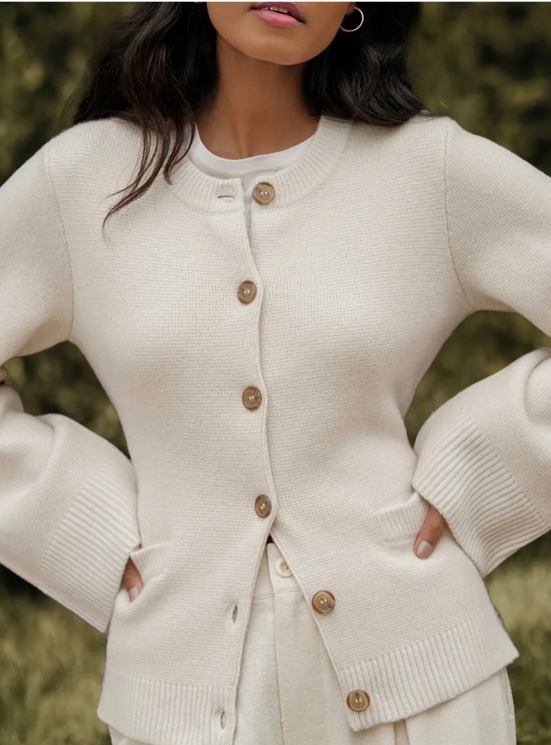 Sofia™ | Cardigan met Zachte Knopen een Elegante Snit en Comfortabel Design - bellanza