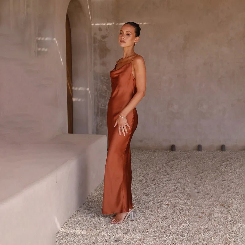 Tanja™ | Tijdloze Satijnen Jurk met Open Rug en Elegant Ontwerp - bellanza