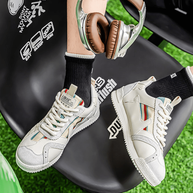 UNIQ | Limited Edition Retro Sneakers - Bellanza