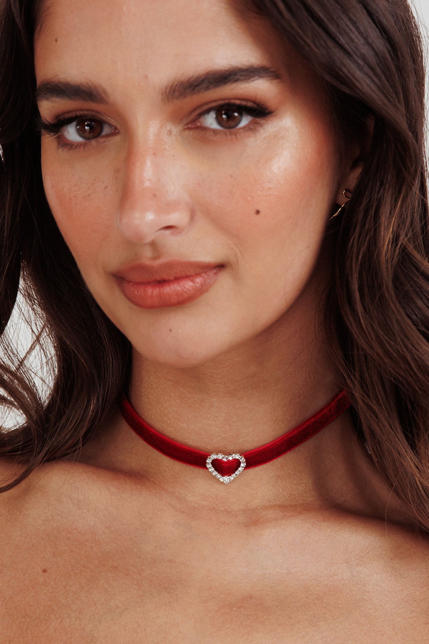 Velours choker ketting met hart Diamante Lola Rood - Bellanza