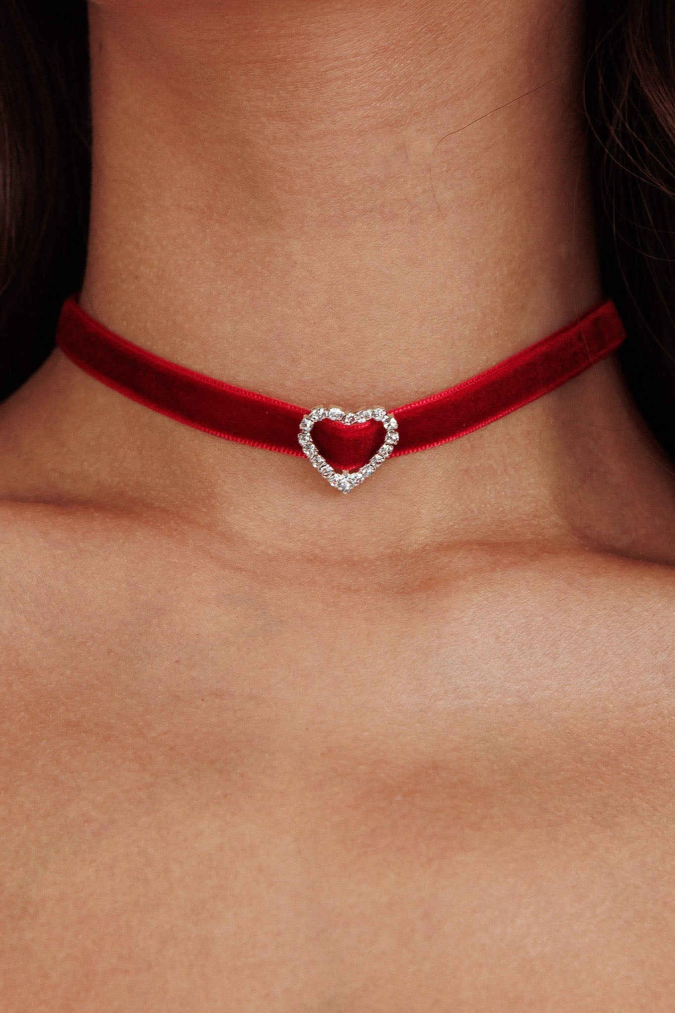 Velours choker ketting met hart Diamante Lola Rood - Bellanza
