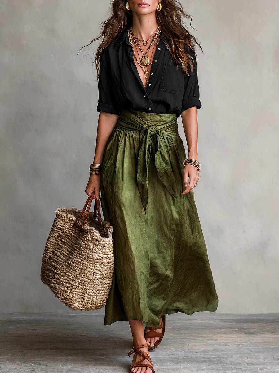 Vera™ | Set van twee delen: zwarte t-shirt en olijfgroene midi rok - Bellanza