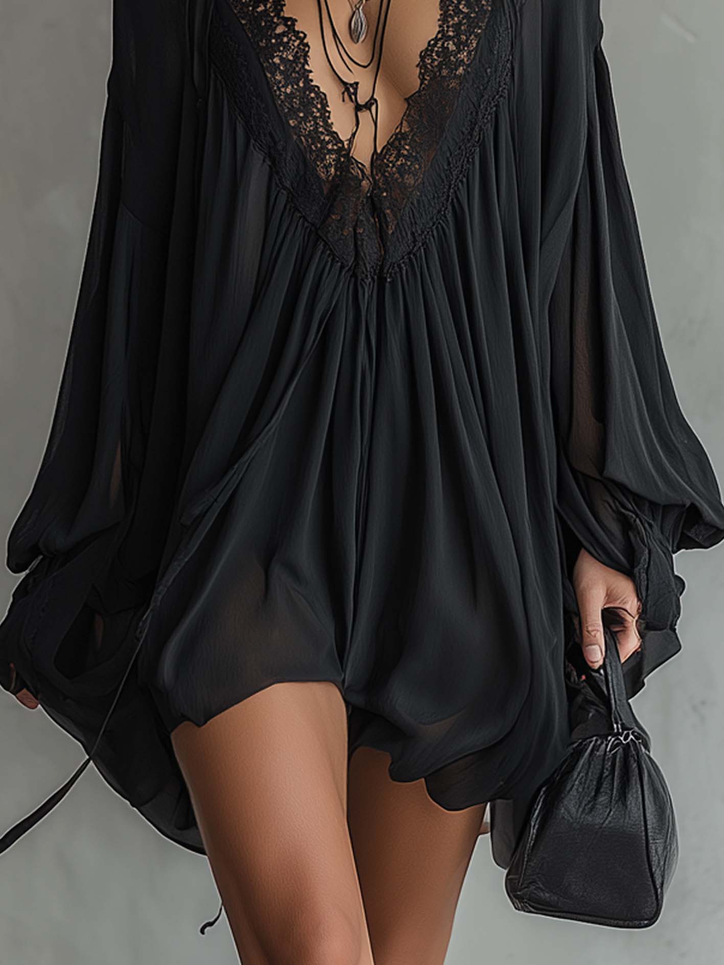 Zwarte Chiffon Halter Mini Jurk Met Kant Neklijn - Bellanza