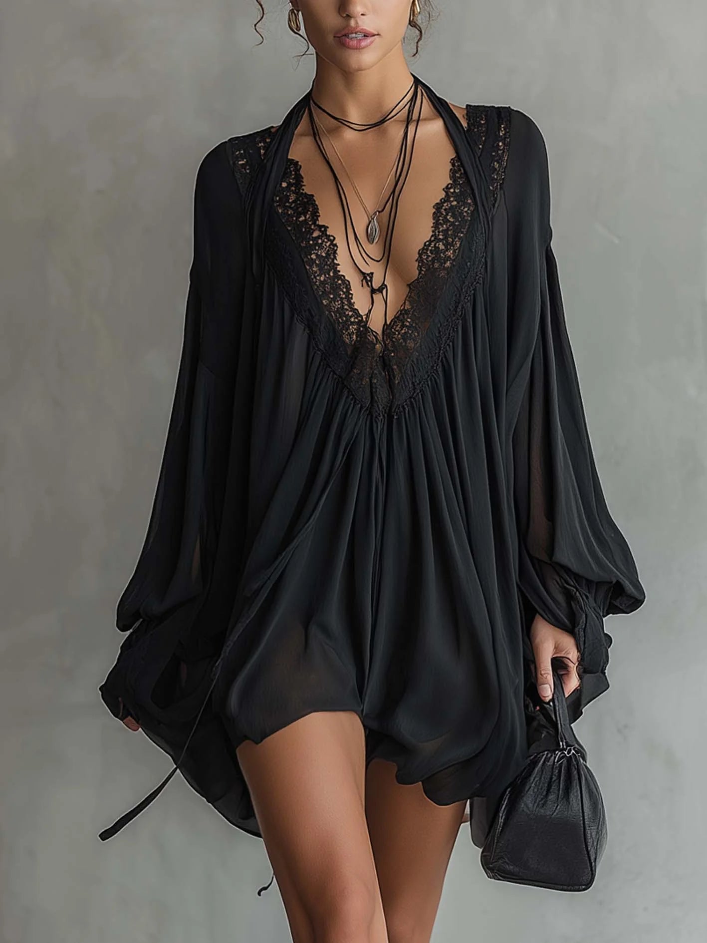 Zwarte Chiffon Halter Mini Jurk Met Kant Neklijn - Bellanza