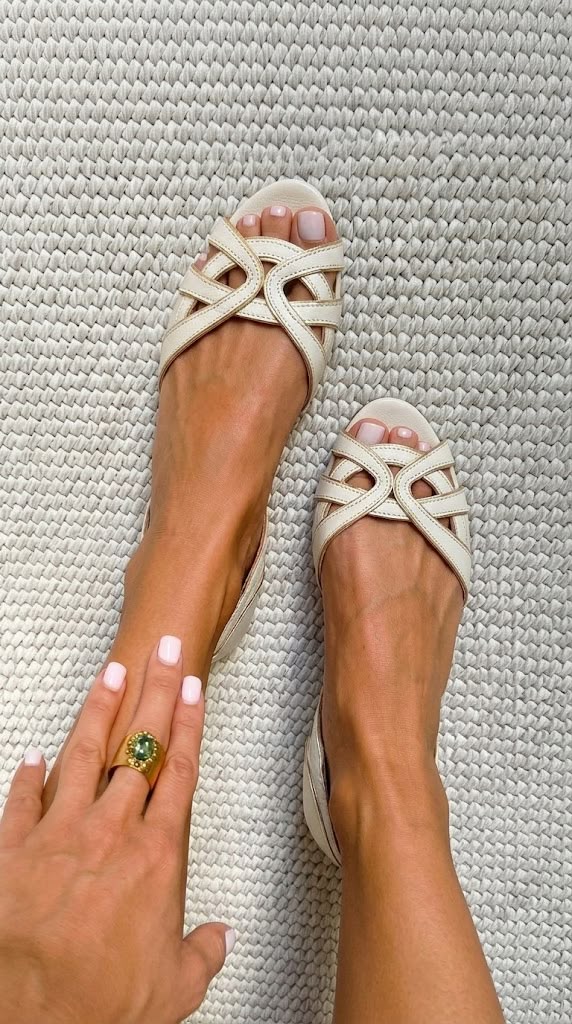 Eleni – Elegante Crème Geweven Sandalen
