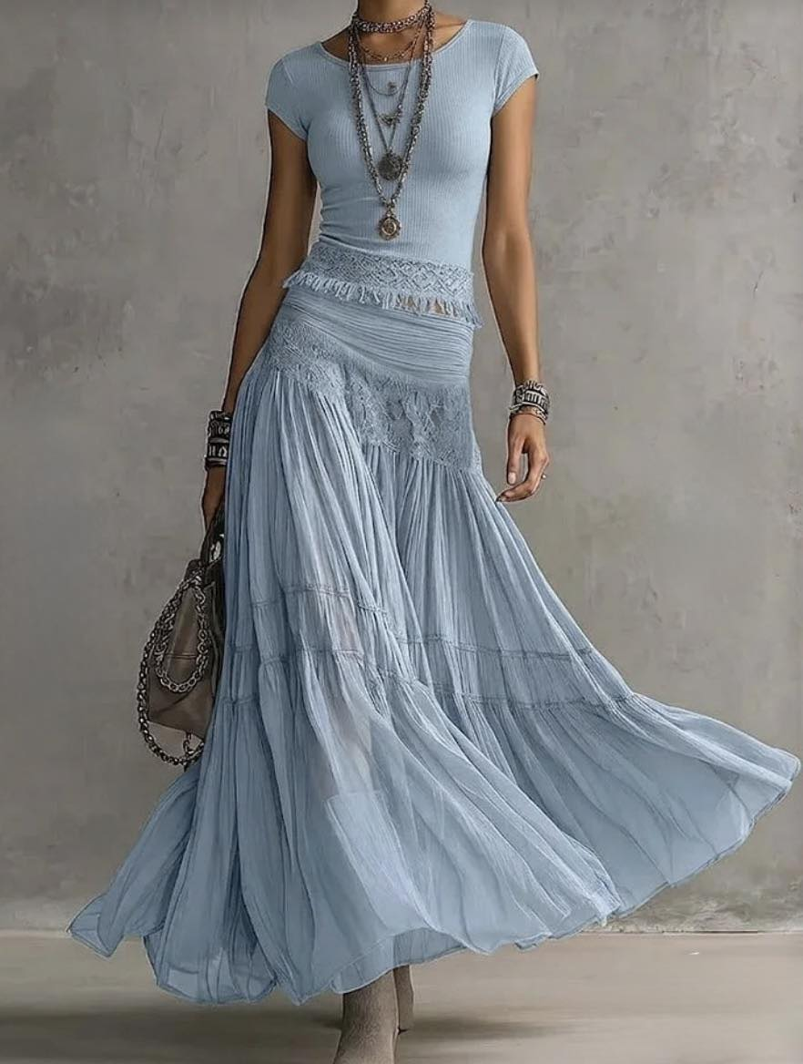 BLAUWE KANTEN TOP MET PANEEL EN PLISSE MAXI ROK SET