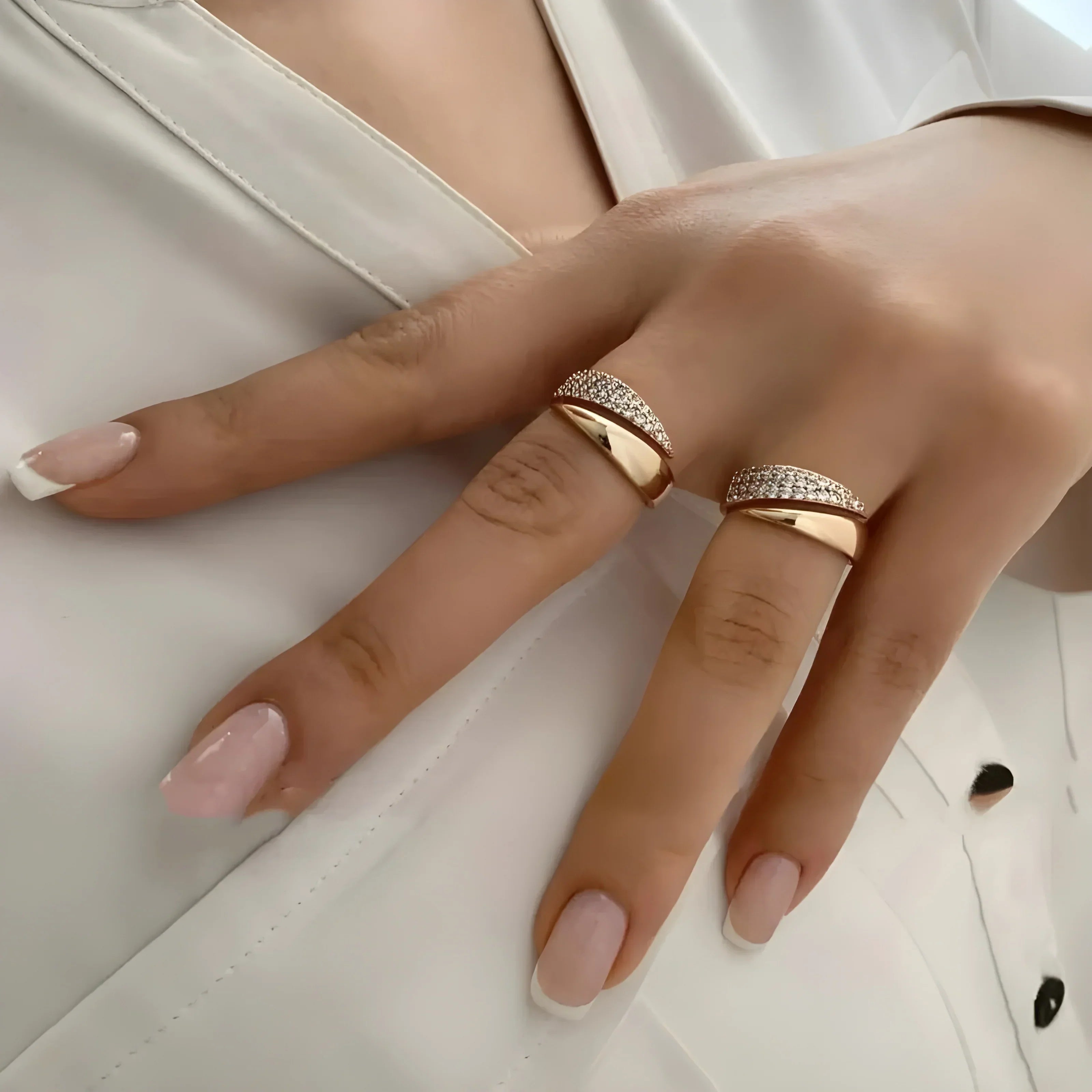 Elegante ring met schitterende steentjes (1+1 Gratis)