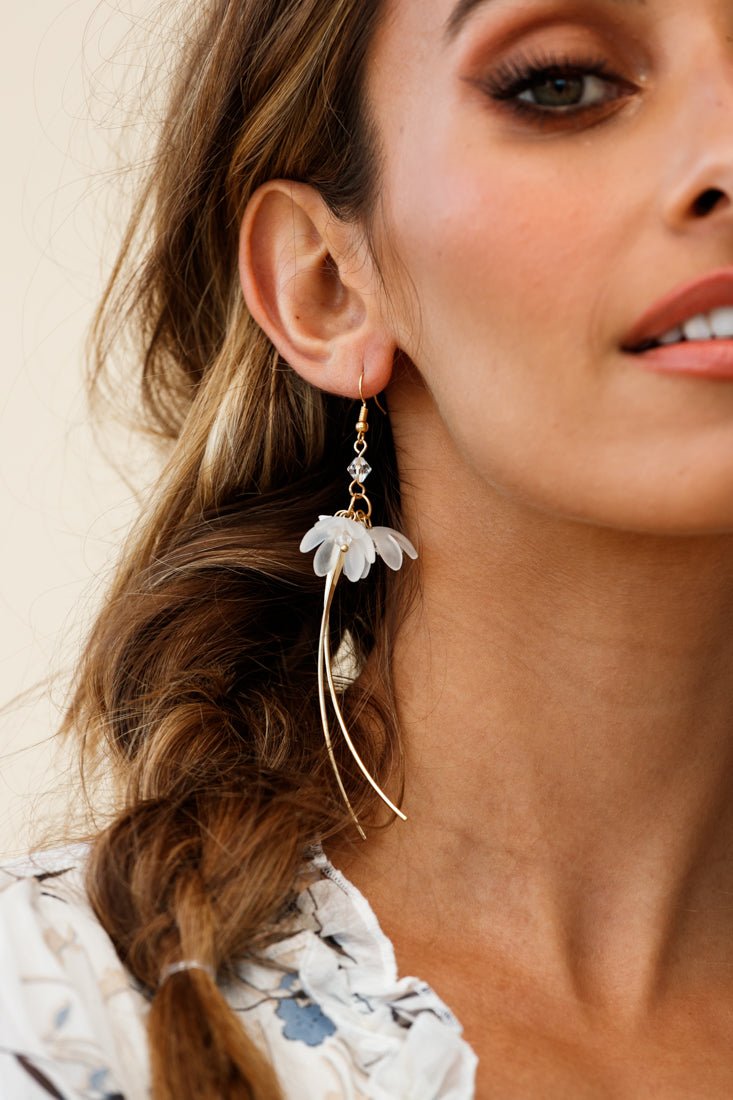 Cascade parel oorbellen Willah Witte - Bellanza