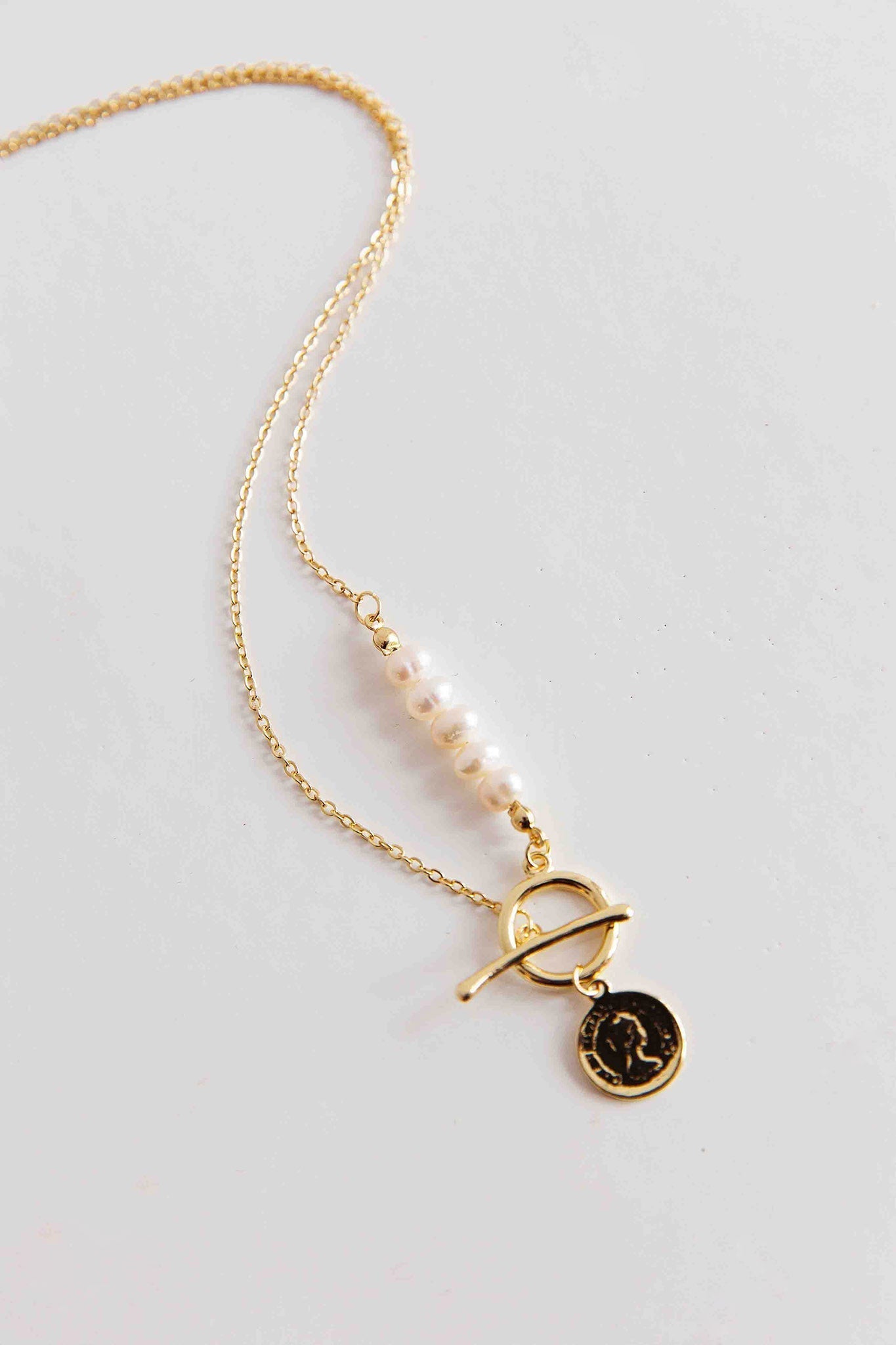 Collier Meliza met Parels en Gouden Onderdelen - Bellanza