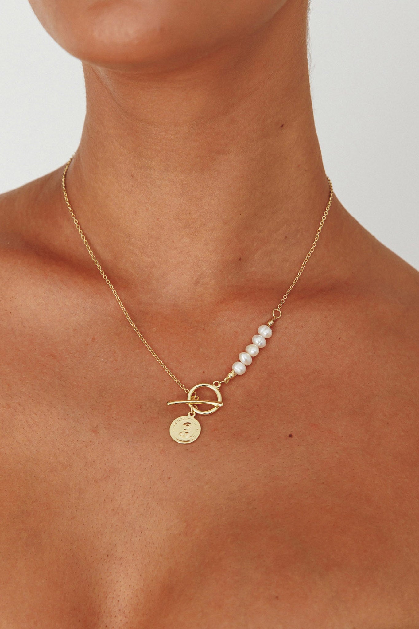 Collier Meliza met Parels en Gouden Onderdelen - Bellanza
