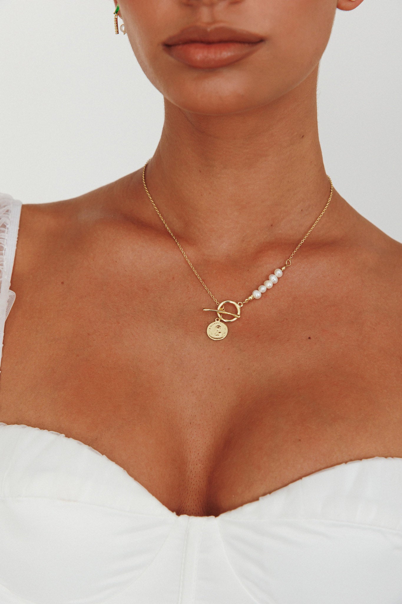 Collier Meliza met Parels en Gouden Onderdelen - Bellanza