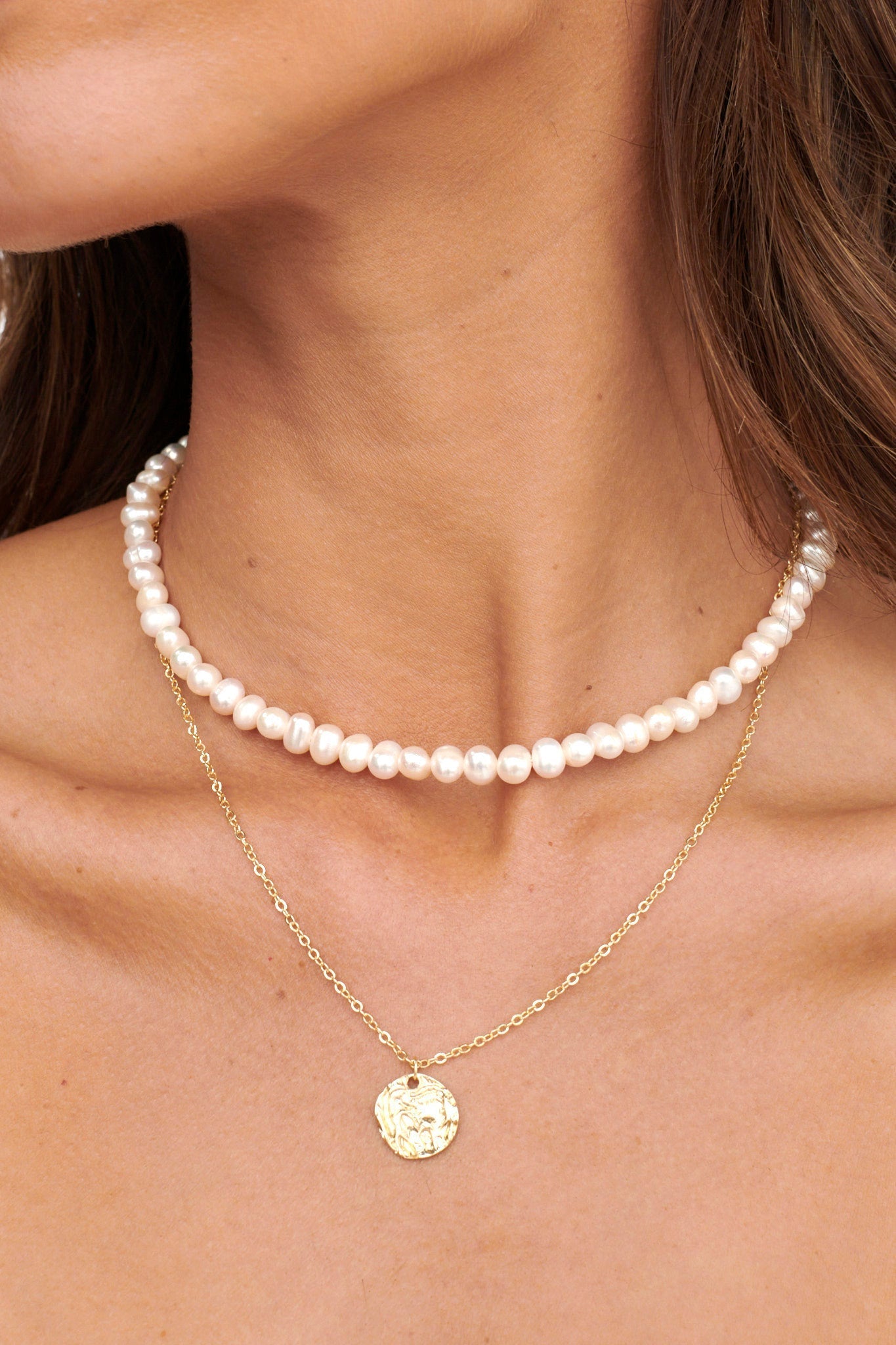 Collier Multi - Rangs en Perles et Pendentif Nikita Or - Bellanza