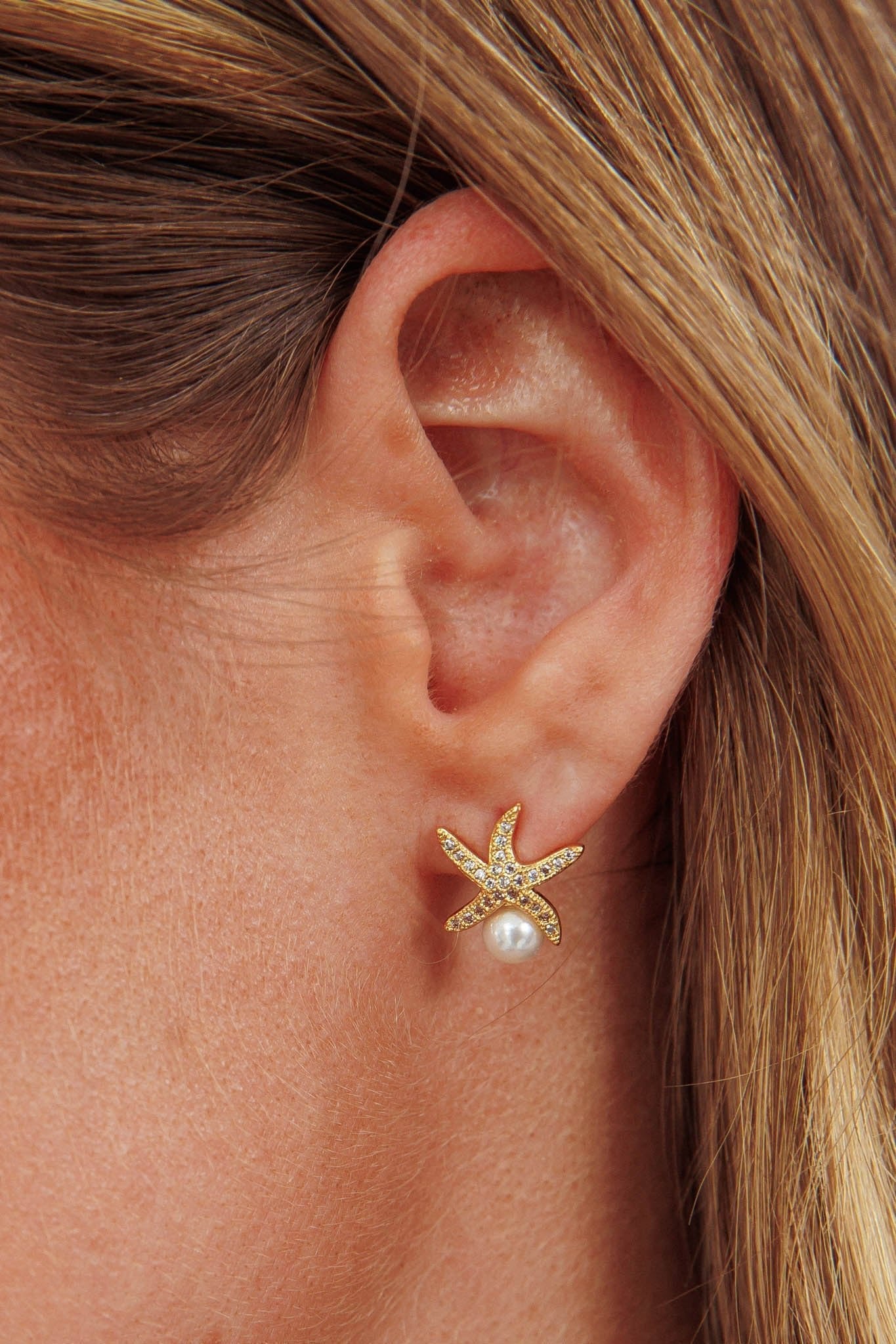Ethereale Zee Ster Oorbellen met Gouden Stud Parels - Bellanza