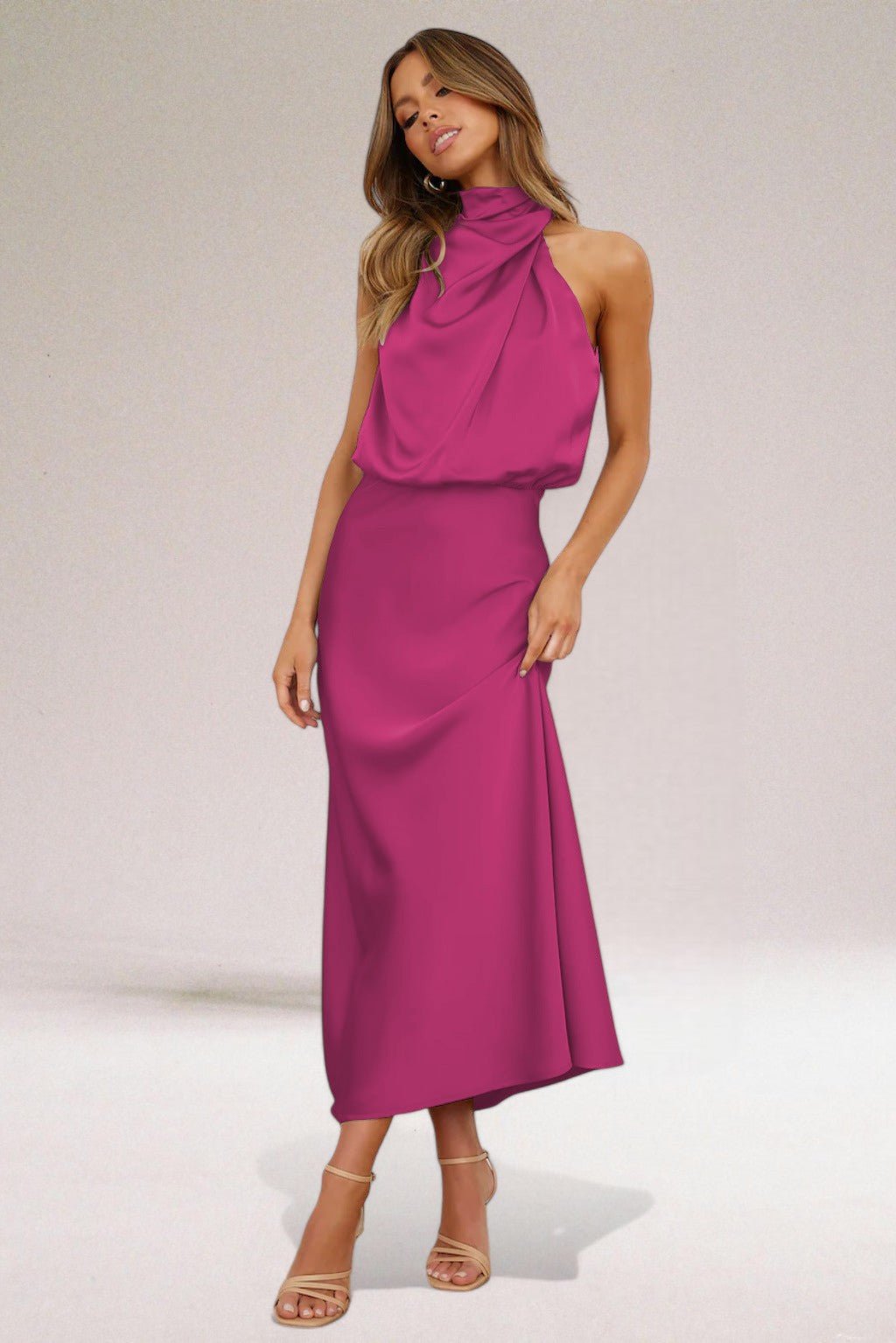 Flavia™ | Glamoureuze satijnen jurk met halter - bellanza