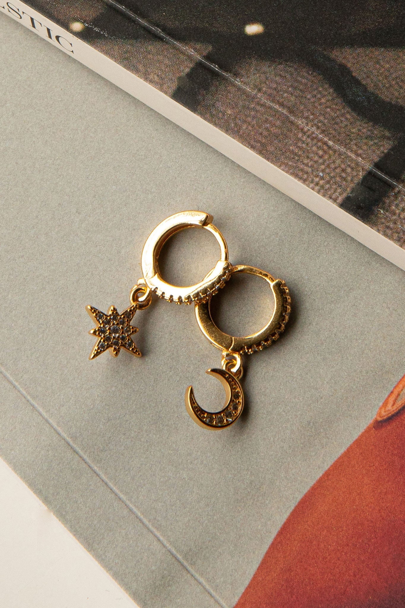 Gouden Diamante Midnight Oorbellen - Bellanza