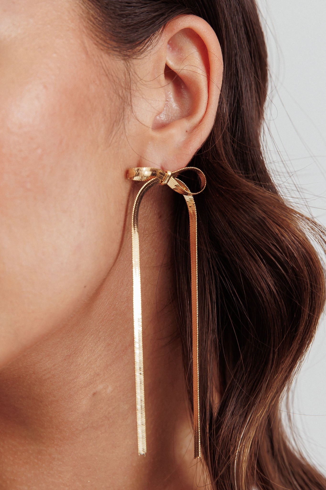 Gouden oorbellen met chevron knoop Macy - Bellanza