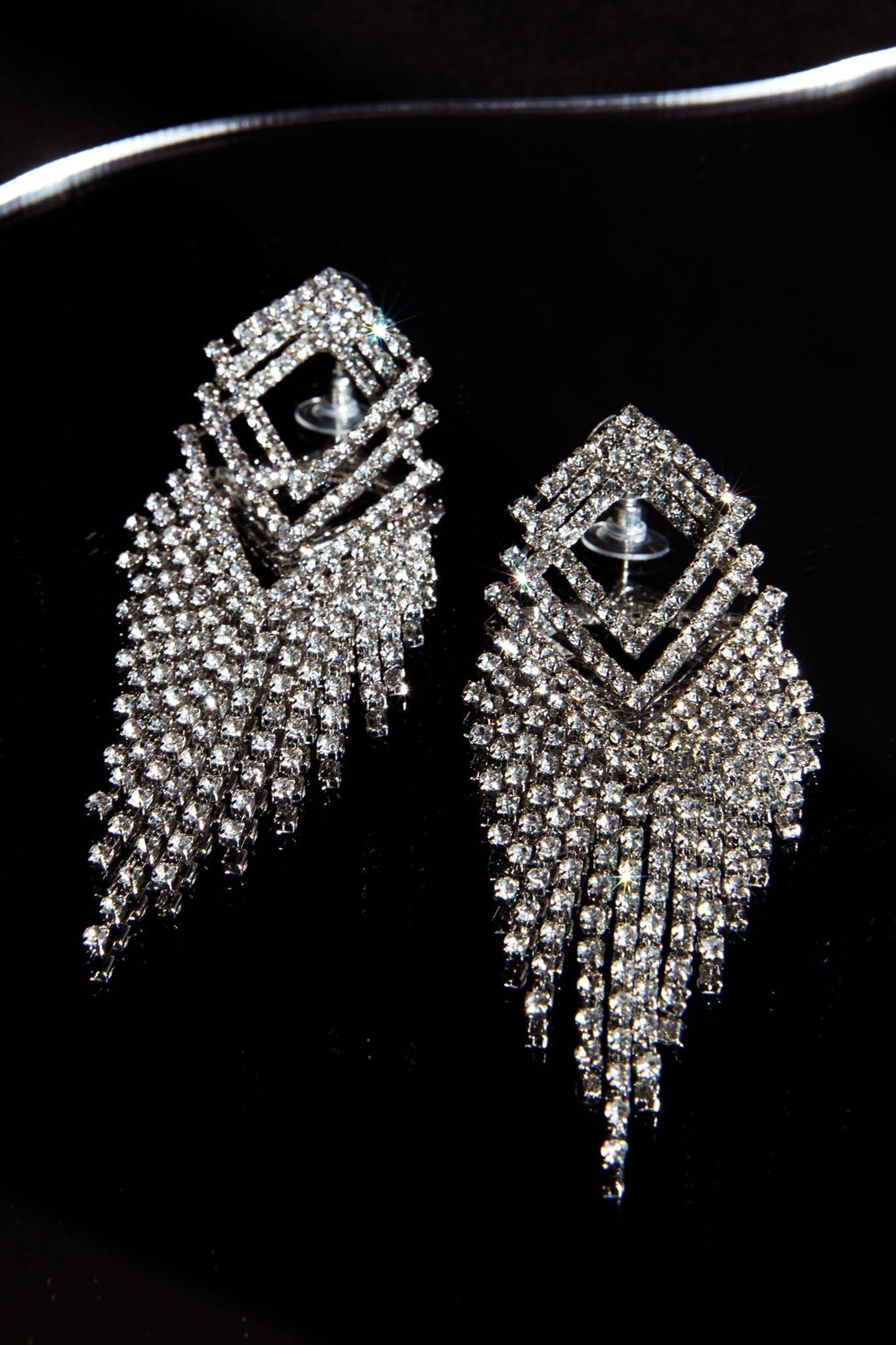 Kate Zilveren Dangle Oorbellen met Rhinestones - Bellanza