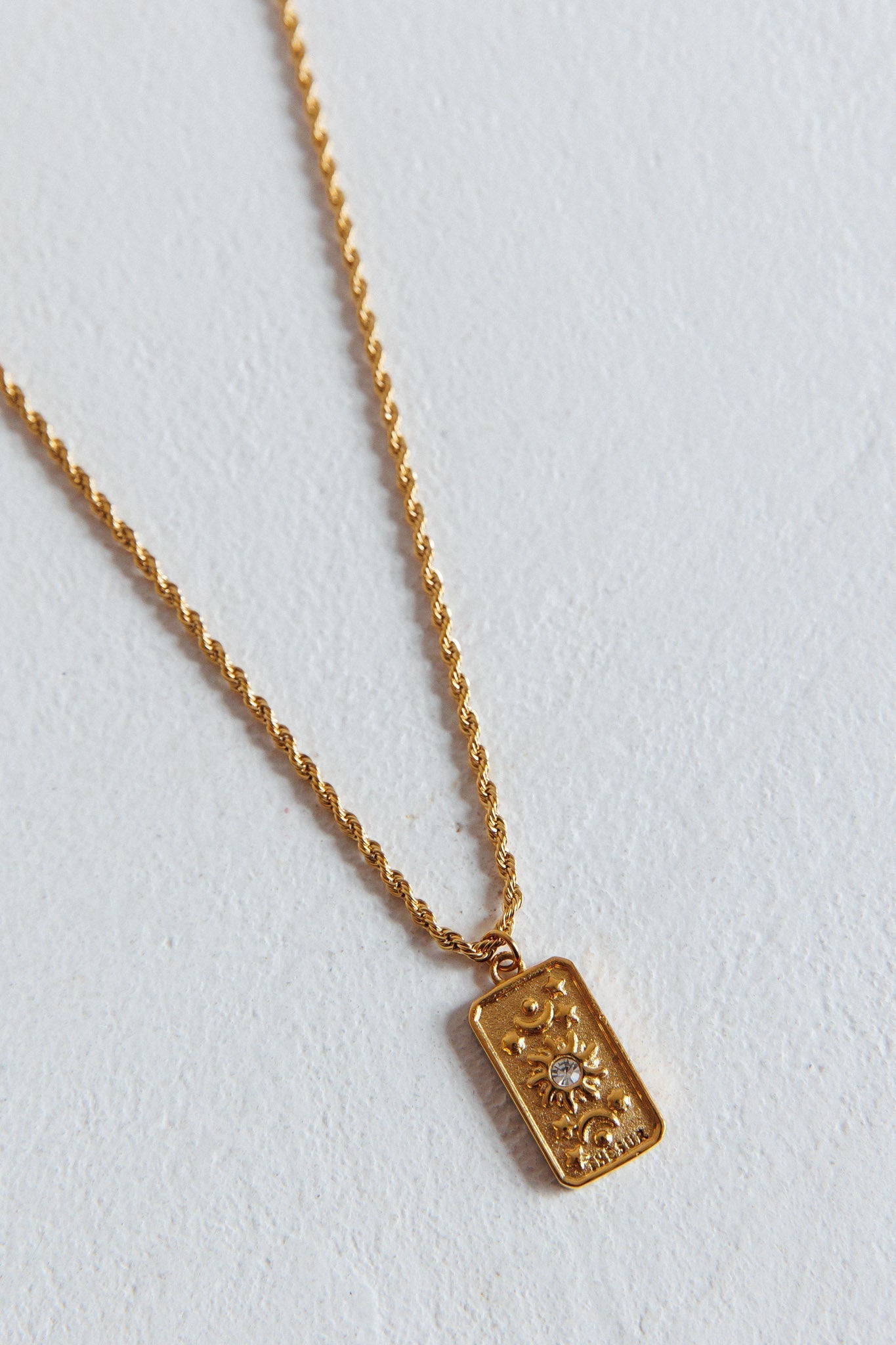 Ketting met Hanger van Goudkleurig Touw - Bellanza
