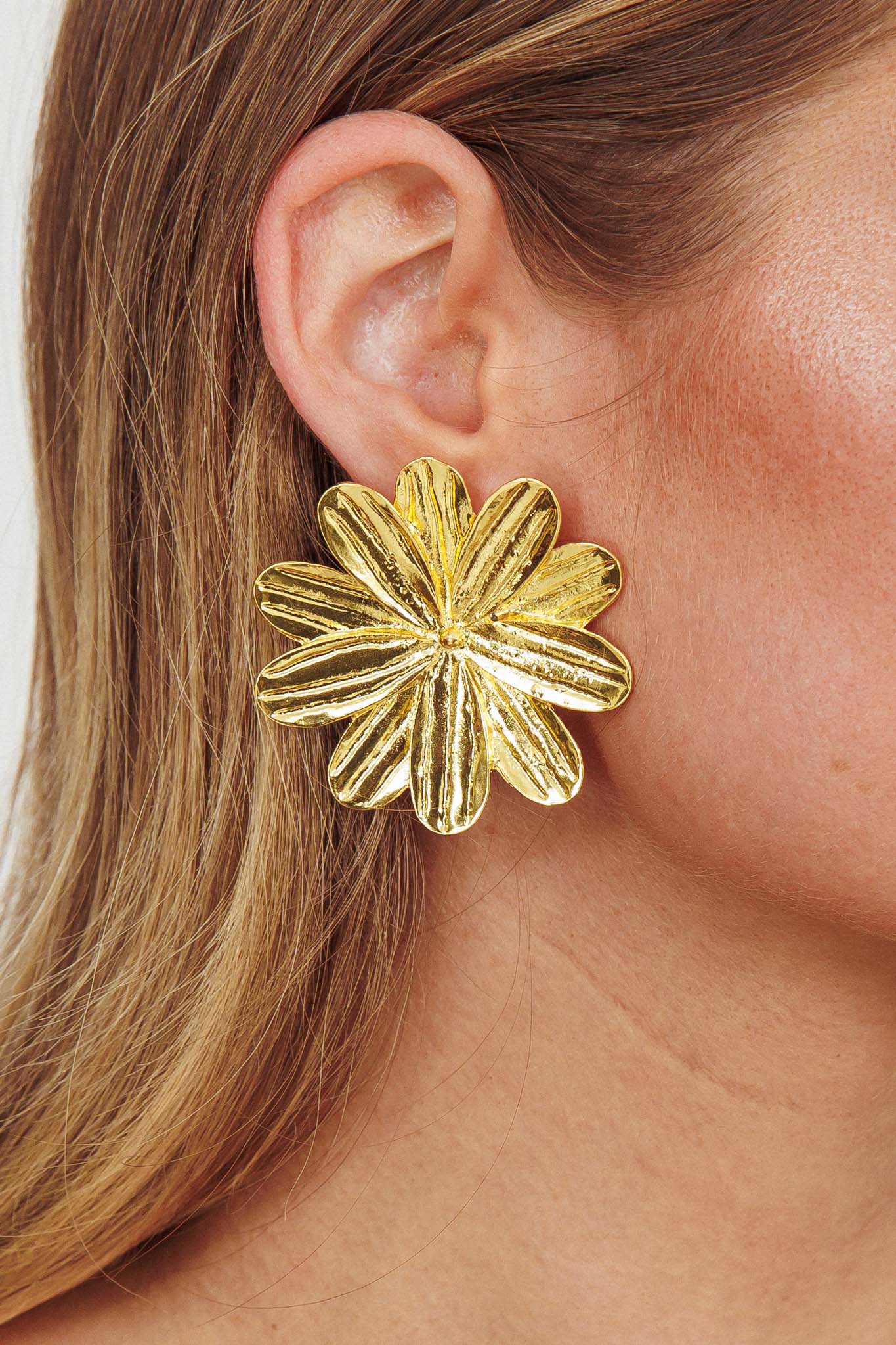 Lucid Drop Flower Gold Oorbellen - Bellanza