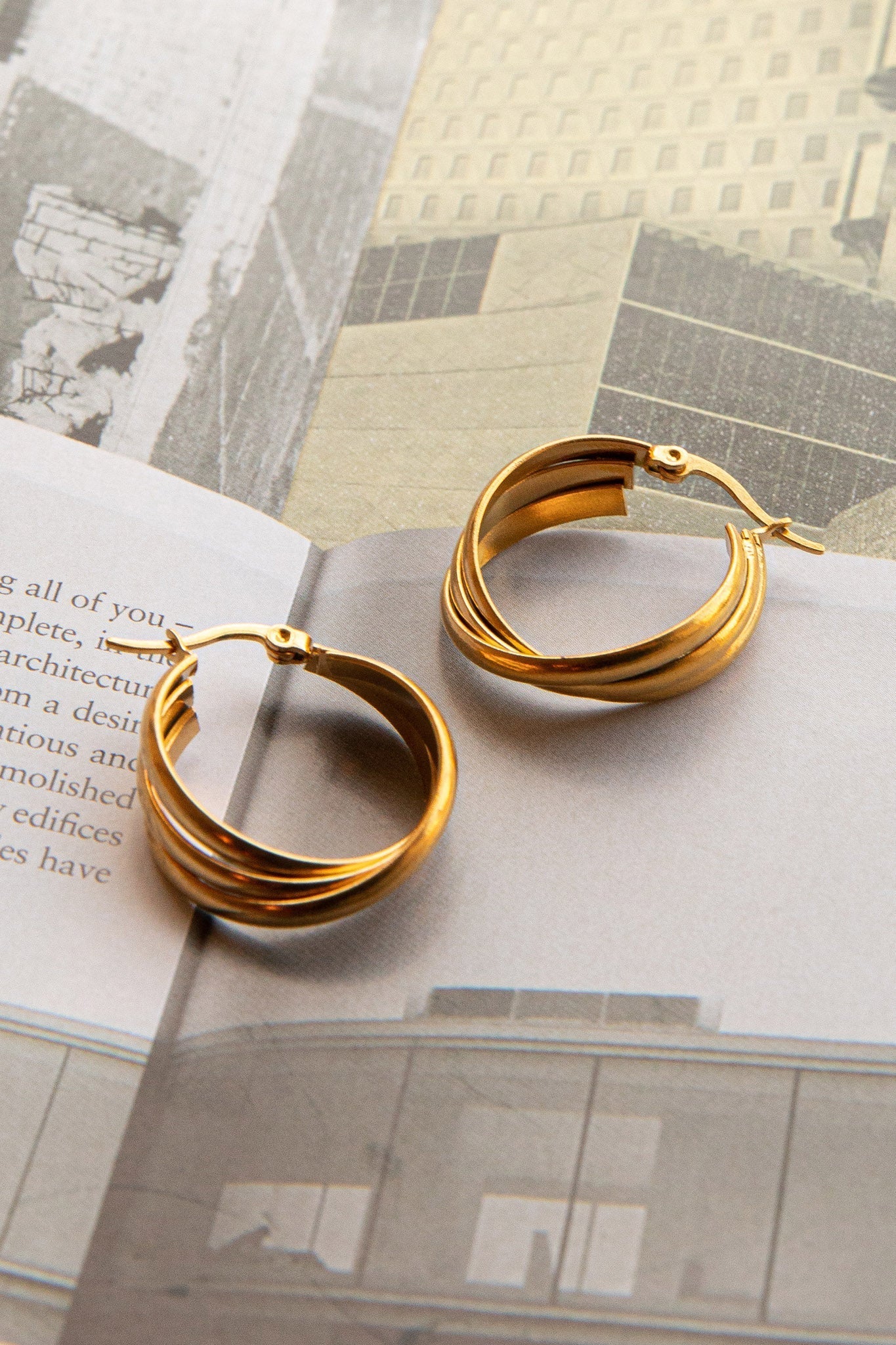 Oorbellen Mona Triple Ring Goud - Bellanza