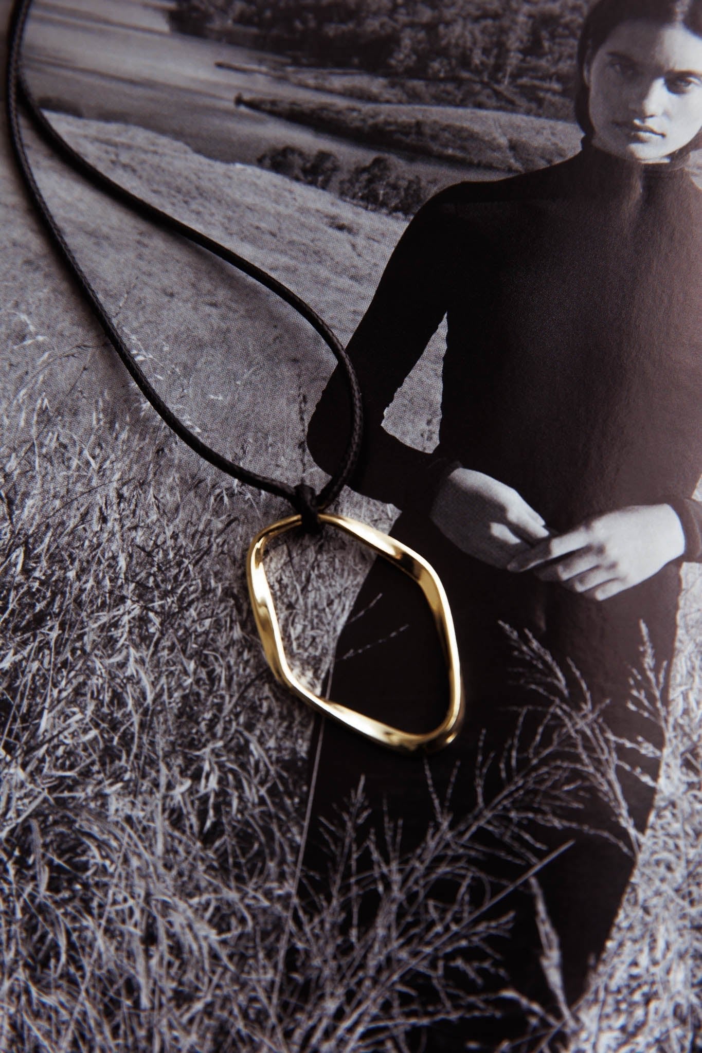 Ovale Kassie Gouden Hanger Ketting - Bellanza