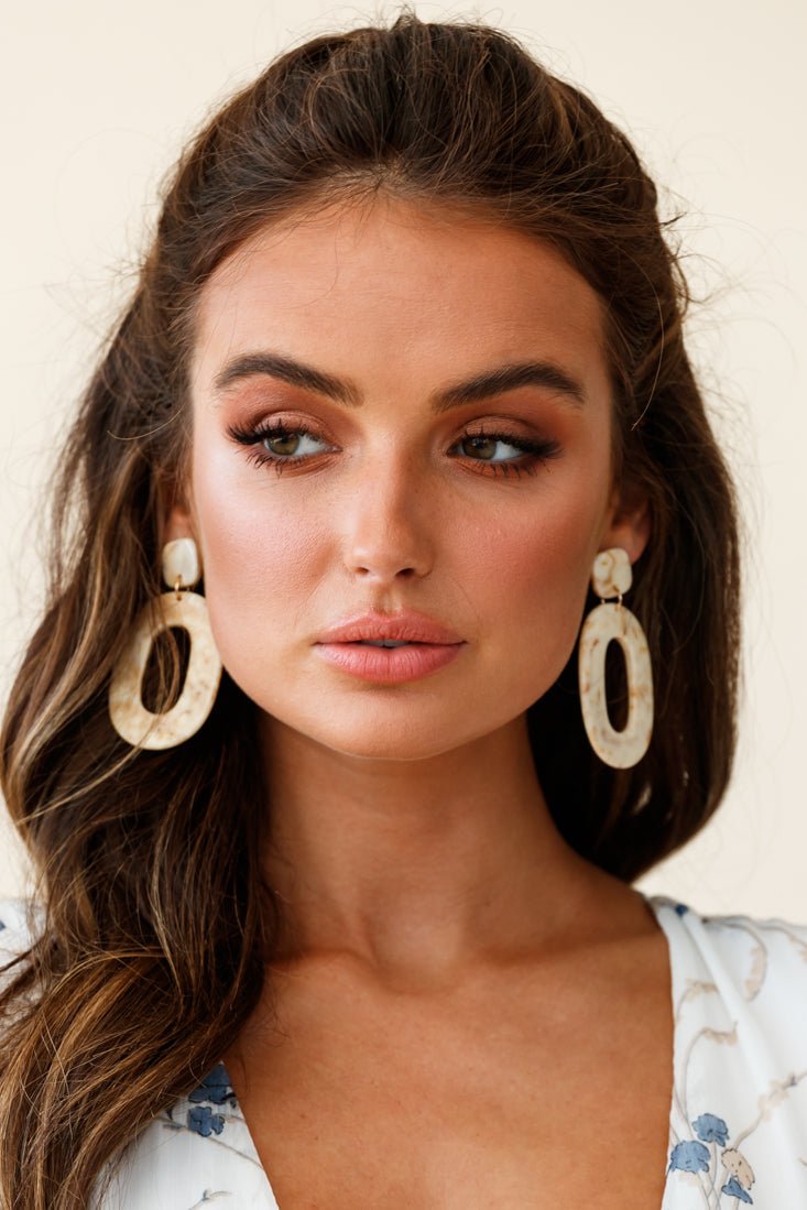 Ovale marmerachtige oorbellen Zuma Beige - Bellanza