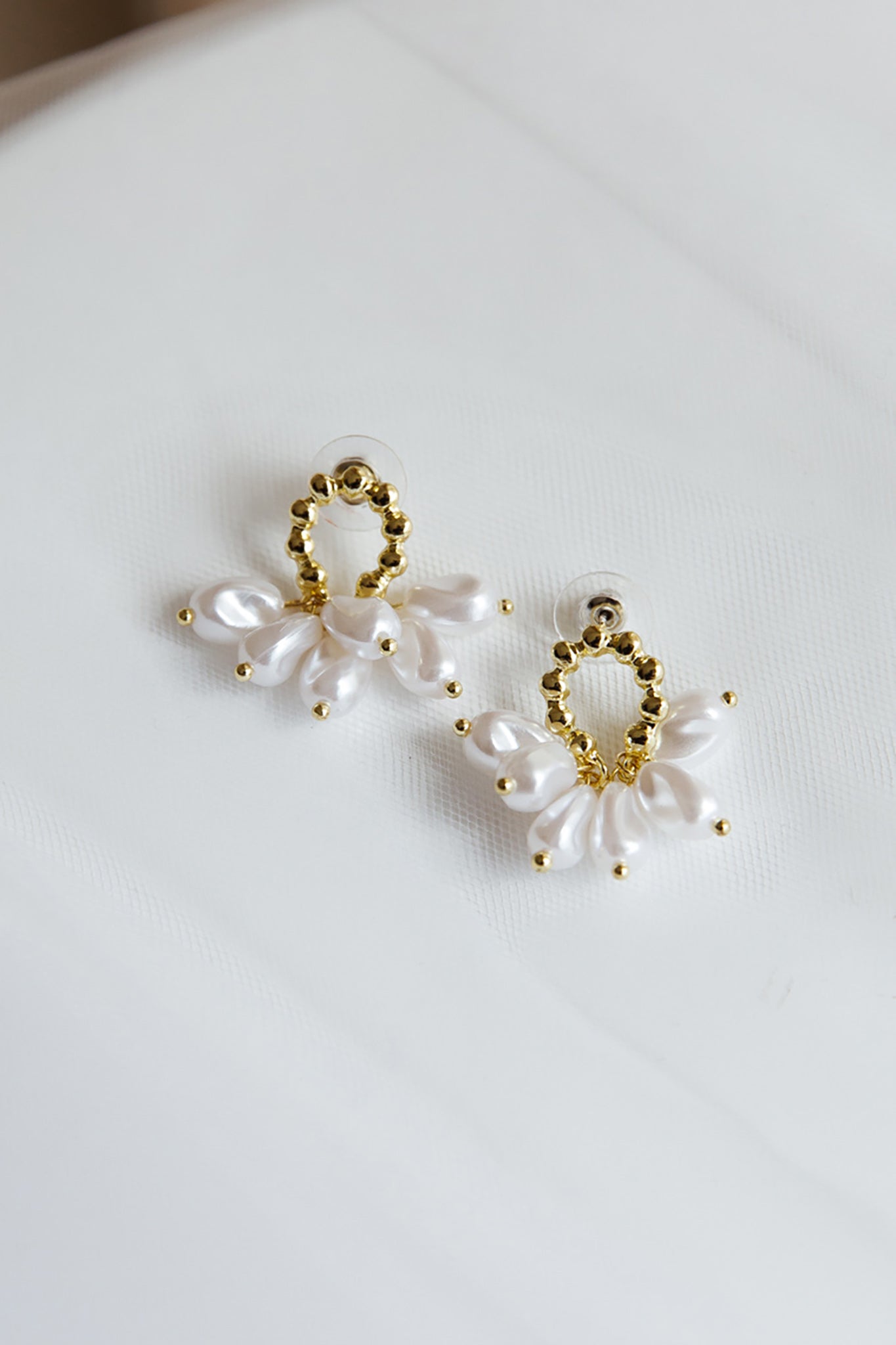 Sierra Pearl Gouden Statement Oorbellen - Bellanza