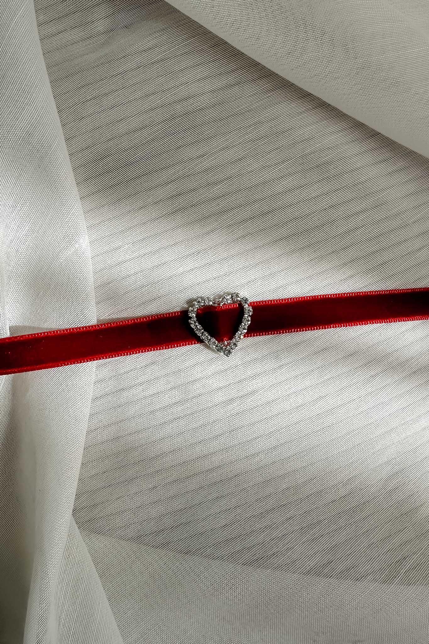 Velours choker ketting met hart Diamante Lola Rood - Bellanza