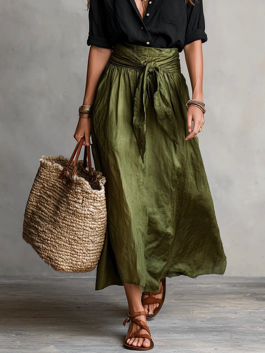 Vera™ | Set van twee delen: zwarte t-shirt en olijfgroene midi rok - Bellanza