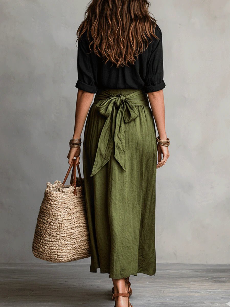 Vera™ | Set van twee delen: zwarte t-shirt en olijfgroene midi rok - Bellanza